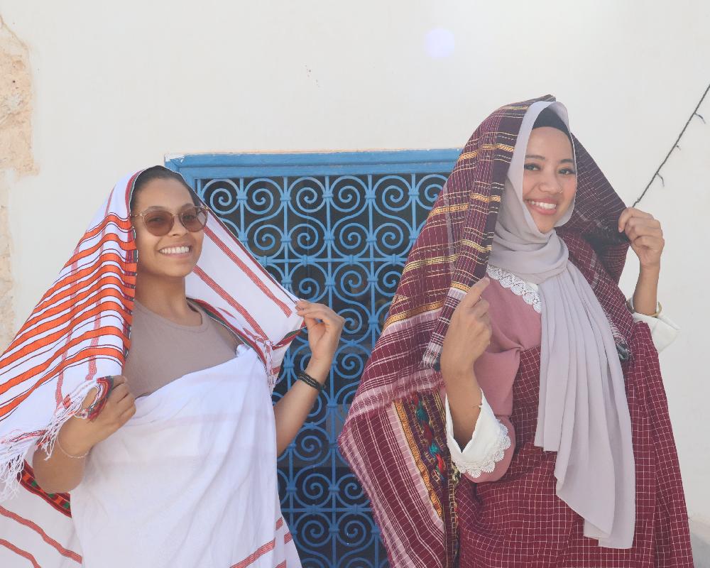 Traditional dress experience+ Cameraman : Houmt Souk